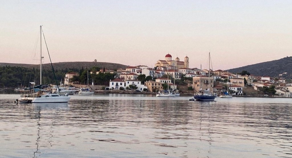 Plan Your Greek Island-Hopping Adventure: Insider Tips & Top&nbsp;Destinations